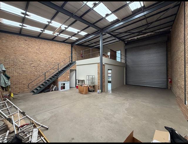 154M² WAREHOUSE TO LET IN CHLOORKOP